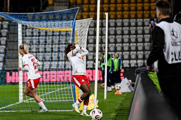 Soccer I Women I Season 2025 2026 I Bundesliga I 22 Matchday I FC Carl Zeiss Jena RB Leipzig I 27 03 2026 Delice Boboy 17, Rasenballsport Leipzig slaps her hands in front of her face in disappointment after putting the ball just wide of the goal Jena Ernst Abbe Sportfeld, ad hoc Arena Thüringen Germany Copyright: xLobeca InesxHähnelx