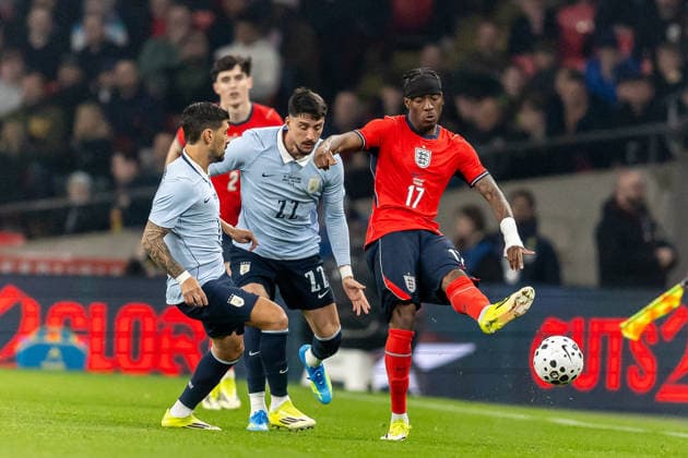 England v Uruguay, Friendly England forward Noni Madueke plays a pass during the Friendly match between England and Uruguay at Wembley Stadium, London, UK on 27 March 2026. London Wembley Stadium Greater London UK Editorial use only , Copyright: xManjitxNarotrax PSI-23956-0006