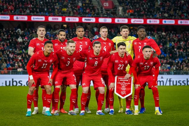 Schweiz: Nationalteams Freundschaftsspiele 2026, 2. Spieltag - Schweiz vs Deutschland - St.-Jakob-Park (Basel): Mannschaftsfoto, Totale *** Switzerland National Teams Friendlies 2026, Matchday 2 Switzerland vs Germany St Jakob Park Basel Team photo, long shot Copyright: xJOERANxSTEINSIEKx