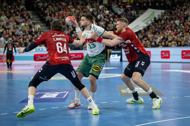 DAIKIN HBL SG Flensburg Handewitt vs GWD Minden 27 03 26 Ian Weber No 13, GWD Minden vs Lasse Kjaer Moller No 64, SG Flensburg Handewitt and Blaz Blagotinsek No 43, SG Flensburg Handewitt DAIKIN HBL SG Flensburg Handewitt vs GWD Minden, GP JOULE Arena on 27 03 26 Copyright: xBEAUTIFULxSPORTS MarioxM.xKobergx