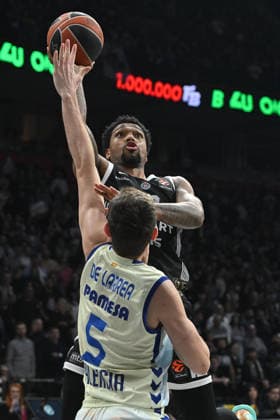 PARTIZAN vs VALENCIA STERLING BROWN Sterling Braun basketball Partizan vs Valencia basket Euroleague at Beogradska arena, Belgrade 27.03.2026 Foto: BASKETBALL, EUROLEAGUE, PARTIZAN, VALENCIA BASKET Belgrade Belgrade arena Serbia Copyright: xMarkoxMetlas xMNxPressx