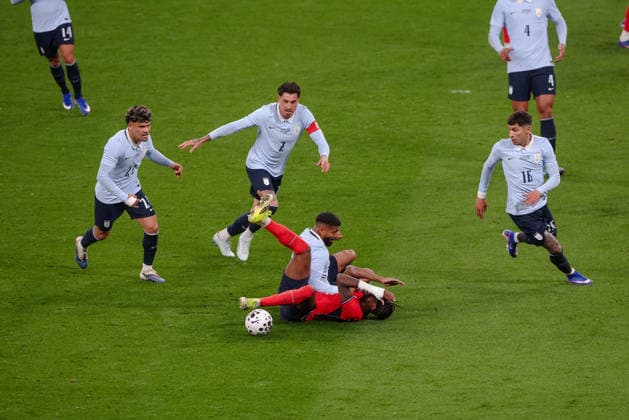 International Friendly, Länderspiel, Nationalmannschaft England v Uruguay Wembley Stadium 27.03.2026 Noni Madueke of England fouled by Rodrigo Aguirre of Uruguay International Friendly England v Uruguay Wembley Stadium 27.03.2026 Times Photographer Bradley Ormesher.  Copyright: xBradleyxOrmesherx NINTCHDBPICT001069866380