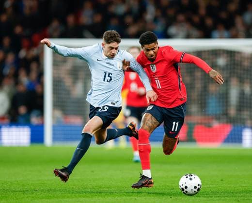 Marcus Rasford of England takes on Federico Valverde of Uriguay England v Uruguay, Football, International Friendly, Länderspiel, Nationalmannschaft Wembley Stadium, Wembley, London - UK, 27 03 2026  Copyright: xMattxImpey Shutterstockx 16805567i