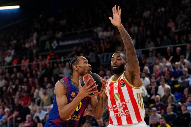 Euroleage Basketball - FC Barcelona, Barca vs. Red Star Belgrade Barcelona s Kevin Punter (L) in action against Red Star s Codi Miller (R) during the Euroleague basketball match between FC Barcelona and Red Star Belgrade, in Barcelona, Spain, 27 March 2026. Barcelona Spain  Copyright: xAlejandroxGarciax