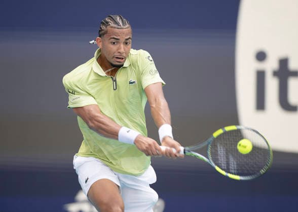 March 27, 2026, Miami Gardens, Fl, United States: MIAMI GARDENS, FL - MARCH 27: Arthur Fils hits the ball against Jiri Lehecka in the semi-finals during the Miami Open at Hard Rock Stadium on March 27, 2026 in Miami Gardens, Florida. Miami Gardens United States - ZUMAt139 20260327_aaa_t139_036 Copyright: xMichaelxPimentel IsixPhotosx