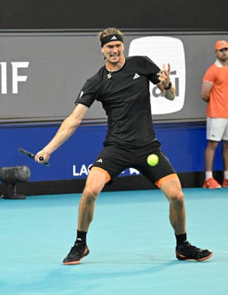 MIAMI GARDENS, FL - MARCH 27: Alexander Zverev of Germany returns a shot to Jannik Sinner of Italy during the men™s semifinal match of the Miami Open on March 27, 2026, at Hard Rock Stadium in Miami Gardens, Florida. (Photo by Michele Eve Sandberg Icon Sportswire) TENNIS: MAR 27 Miami Open EDITORIAL USE ONLY Icon2603270712