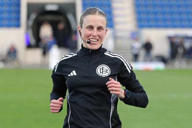 Google Pixel Womens Bundesliga, FC Carl Zeiss Jena RB Leipzig 27 03 2026 Referee Davina Lutz Football, Google Pixel Womens Bundesliga, Season 2025 2026, 22 Matchday FC Carl Zeiss Jena vs RB Leipzig on 27 03 2026, Ernst Abbe Sportfeld, ad hoc Arena, Jena DFB REGULATIONS PROHIBIT ANY USE OF PHOTOGRAPHS AS IMAGE SEQUENCES AND OR QUASI VIDEO Copyright: xBEAUTIFULxSPORTS JanxKaeferx