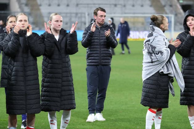 Google Pixel Womens Bundesliga, FC Carl Zeiss Jena RB Leipzig 27 03 2026 Head Coach Jonas Stephan RB Leipzig Football, Google Pixel Womens Bundesliga, Season 2025 2026, 22 Matchday FC Carl Zeiss Jena vs RB Leipzig on 27 03 2026, Ernst Abbe Sportfeld, ad hoc Arena, Jena DFB REGULATIONS PROHIBIT ANY USE OF PHOTOGRAPHS AS IMAGE SEQUENCES AND OR QUASI VIDEO Copyright: xBEAUTIFULxSPORTS JanxKaeferx