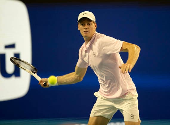 March 27, 2026, Miami Gardens, Fl, United States: MIAMI GARDENS, FL - MARCH 27: Jannik Sinner hits the ball against Alexander Zverev in the semi-finals during the Miami Open at Hard Rock Stadium on March 27, 2026 in Miami Gardens, Florida. Miami Gardens United States - ZUMAt139 20260327_aaa_t139_038 Copyright: xMichaelxPimentel IsixPhotosx