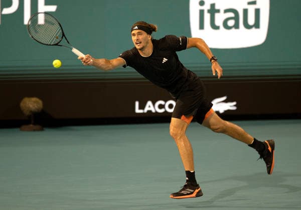 March 27, 2026, Miami Gardens, Fl, United States: MIAMI GARDENS, FL - MARCH 27: Alexander Zverev hits the ball against Jannik Sinner in the semi-finals during the Miami Open at Hard Rock Stadium on March 27, 2026 in Miami Gardens, Florida. Miami Open  - ZUMAt139 20260327_aaa_t139_058 Copyright: xMichaelxPimentel IsixPhotosx