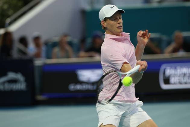 March 27, 2026, Miami Gardens, Florida, United States Of America: MIAMI GARDENS, FLORIDA - MARCH 27: Jannik SInner of Italy defeats Alexander Zverev of Germany during the Men s Semifinals on Day 11 of the Miami Open at Hard Rock Stadium on March 27, 2026 in Miami Gardens, Florida....People: Jannik SInner Miami Gardens United States Of America - ZUMAs214 20260327_ada_s214_055 Copyright: xSMGx