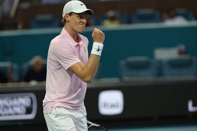 March 27, 2026, Miami Gardens, Florida, United States Of America: MIAMI GARDENS, FLORIDA - MARCH 27: Jannik SInner of Italy defeats Alexander Zverev of Germany during the Men s Semifinals on Day 11 of the Miami Open at Hard Rock Stadium on March 27, 2026 in Miami Gardens, Florida....People: Jannik SInner Miami Gardens United States Of America - ZUMAs214 20260327_ada_s214_058 Copyright: xSMGx