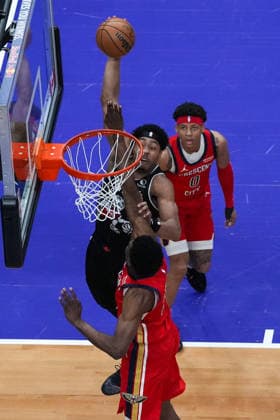 New Orleans Pelicans vs Toronto Raptors TORONTO, CANADA - MARCH 27 : Scottie Barnes (4) of Toronto Raptors dunks the ball during the NBA, Basketball Herren, USA basketball game between New Orleans Pelicans and Toronto Raptors at the Scotiabank Arena on March 27, 2026 in Toronto, Ontario, Canada. Mert Alper Dervis Anadolu Ontario Canada. Editorial use only. Please get in touch for any other usage.  Copyright: x2026xAnadoluxMertxAlperxDervisx
