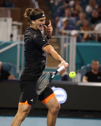March 27, 2026, Miami Gardens, Florida, United States Of America: MIAMI GARDENS, FLORIDA - MARCH 27: Jannik SInner of Italy defeats Alexander Zverev of Germany during the Men s Semifinals on Day 11 of the Miami Open at Hard Rock Stadium on March 27, 2026 in Miami Gardens, Florida....People: Alexander Zverev Miami Gardens United States Of America - ZUMAs214 20260327_ada_s214_088 Copyright: xSMGx