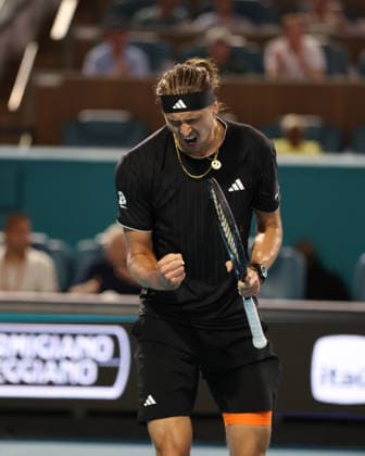 March 27, 2026, Miami Gardens, Florida, United States Of America: MIAMI GARDENS, FLORIDA - MARCH 27: Jannik SInner of Italy defeats Alexander Zverev of Germany during the Men s Semifinals on Day 11 of the Miami Open at Hard Rock Stadium on March 27, 2026 in Miami Gardens, Florida....People: Alexander Zverev Miami Gardens United States Of America - ZUMAs214 20260327_ada_s214_098 Copyright: xSMGx
