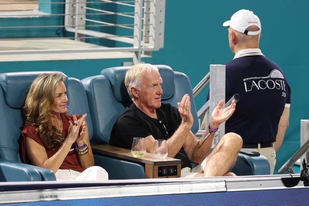 March 27, 2026, Miami Gardens, Florida, United States Of America: MIAMI GARDENS, FLORIDA - MARCH 27: Jannik SInner of Italy defeats Alexander Zverev of Germany during the Men s Semifinals on Day 11 of the Miami Open at Hard Rock Stadium on March 27, 2026 in Miami Gardens, Florida....People: Kirsten Kutner, Greg Norman Miami Gardens United States Of America - ZUMAs214 20260327_ada_s214_103 Copyright: xSMGx