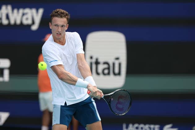 March 27, 2026, Miami Gardens, Florida, United States Of America: MIAMI GARDENS, FL - MARCH 27: Jiri Lehecka (CZE) defeats Arthur Fils (FRA) at the Miami Open on March 27, 2026, at Hard Rock Stadium in Miami Gardens, Florida,...People: Jiri Lehecka Miami Gardens United States Of America - ZUMAs214 20260327_ada_s214_142 Copyright: xSMGx