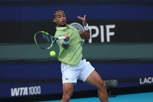 March 27, 2026, Miami Gardens, Florida, United States Of America: MIAMI GARDENS, FL - MARCH 27: Jiri Lehecka (CZE) defeats Arthur Fils (FRA) at the Miami Open on March 27, 2026, at Hard Rock Stadium in Miami Gardens, Florida,...People: Arthur Fils Miami Gardens United States Of America - ZUMAs214 20260327_ada_s214_170 Copyright: xSMGx