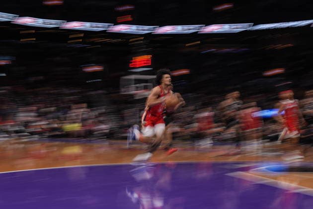 March 27, 2026, Toronto, On, CAN: New Orleans Pelicans Bryce McGowens (14) drives against the Toronto Raptors during second half NBA, Basketball Herren, USA basketball action in Toronto on Friday, March 27, 2026. Canada News - March 27, 2026  - ZUMAc35_ 20260327_zaf_c35_208 Copyright: xChrisxYoungx
