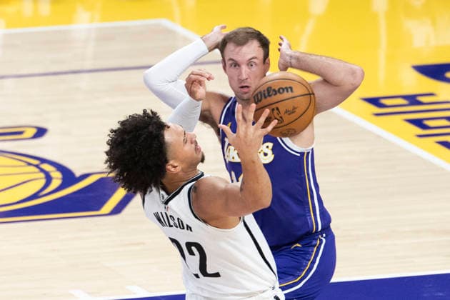 March 27, 2026, Los Angeles, California, USA: Brooklyn NetsÃ¢â‚¬â ¢ Jalen Wilson (22) and Los Angeles LakersÃ¢â‚¬â ¢ Luke Kennard (10) vie for the ball during an NBA, Basketball Herren, USA basketball game at Crypto.com Arena on Friday, March 27, 2026 in Los Angeles. NBA 2026: Nets Vs Lakers  - ZUMAc68_ 20260327_zaf_c68_030 Copyright: xRingoxChiux