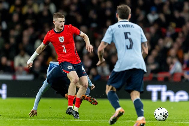 England v Uruguay, Friendly England midfielder Adam Wharton plays a pass during the Friendly match between England and Uruguay at Wembley Stadium, London, UK on 27 March 2026. London Wembley Stadium Greater London UK Editorial use only , Copyright: xManjitxNarotrax PSI-23956-0076