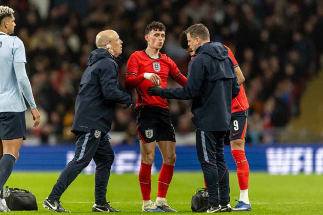 England v Uruguay, Friendly England forward Phil Foden injured during the Friendly match between England and Uruguay at Wembley Stadium, London, UK on 27 March 2026. London Wembley Stadium Greater London UK Editorial use only , Copyright: xManjitxNarotrax PSI-23956-0133