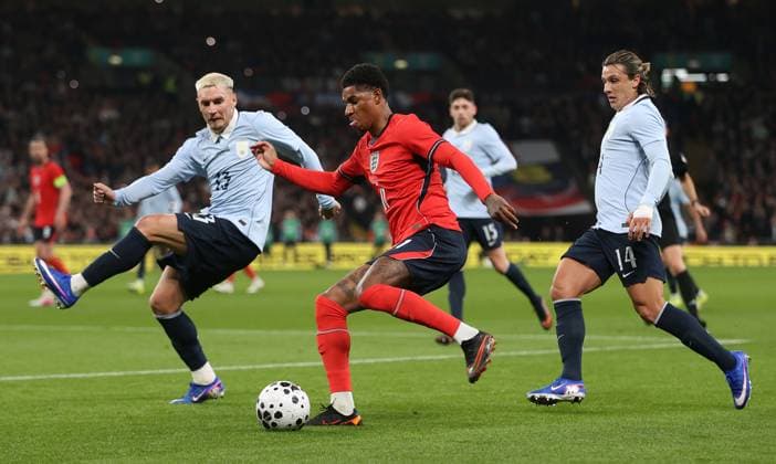 LONDON, ENGLAND, MARCH 27: Marcus Rashford of England national team, Nationalteam battles for the ball with Agustin Canobbio & Guillermo Varela of Uruguay National Team during the match between England and Uruguay in the International Friendly, Länderspiel, Nationalmannschaft match at Wembley Stadium in London, England, on March 27. (Photo by Daniel Weir) Copyright: xDanielxWeir SportsxPressxPhotox Sportspressphoto_SPR119643