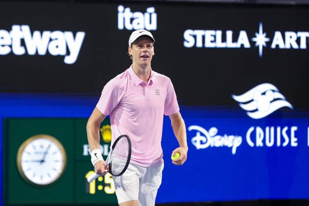MIAMI GARDENS, FL - MARCH 27: Jannik Sinner (ITA) celebrates after his win in his men™s semi-final singles match against Alexander Zverev (GER) at the Miami Open on March 27, 2026, at Hard Rock Stadium in Miami Gardens, Florida,(Photo by Chris Arjoon Icon Sportswire) TENNIS: MAR 27 Miami Open EDITORIAL USE ONLY Icon2603270010119