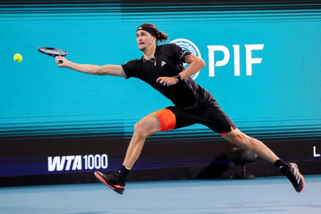 MIAMI GARDENS, FL - MARCH 27: Alexander Zverev (GER) in action during a men™s semi-final singles match against Jannik Sinner (ITA) at the Miami Open on March 27, 2026, at Hard Rock Stadium in Miami Gardens, Florida,(Photo by Chris Arjoon Icon Sportswire) TENNIS: MAR 27 Miami Open EDITORIAL USE ONLY Icon2603270010127