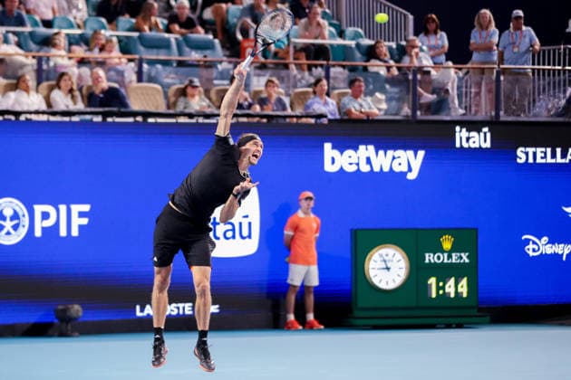 MIAMI GARDENS, FL - MARCH 27: Alexander Zverev (GER) in action during a men™s semi-final singles match against Jannik Sinner (ITA) at the Miami Open on March 27, 2026, at Hard Rock Stadium in Miami Gardens, Florida,(Photo by Chris Arjoon Icon Sportswire) TENNIS: MAR 27 Miami Open EDITORIAL USE ONLY Icon2603270010137