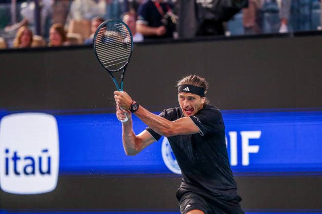 MIAMI GARDENS, FL - MARCH 27: Alexander Zverev (GER) in action during a men™s semi-final singles match against Jannik Sinner (ITA) at the Miami Open on March 27, 2026, at Hard Rock Stadium in Miami Gardens, Florida,(Photo by Chris Arjoon Icon Sportswire) TENNIS: MAR 27 Miami Open EDITORIAL USE ONLY Icon2603270010139