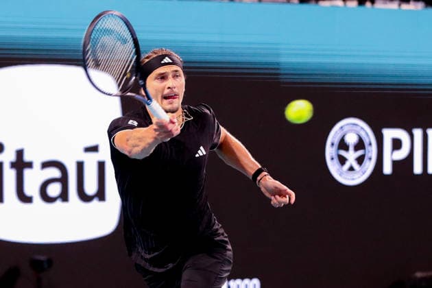 MIAMI GARDENS, FL - MARCH 27: Alexander Zverev (GER) in action during a men™s semi-final singles match against Jannik Sinner (ITA) at the Miami Open on March 27, 2026, at Hard Rock Stadium in Miami Gardens, Florida,(Photo by Chris Arjoon Icon Sportswire) TENNIS: MAR 27 Miami Open EDITORIAL USE ONLY Icon2603270010146