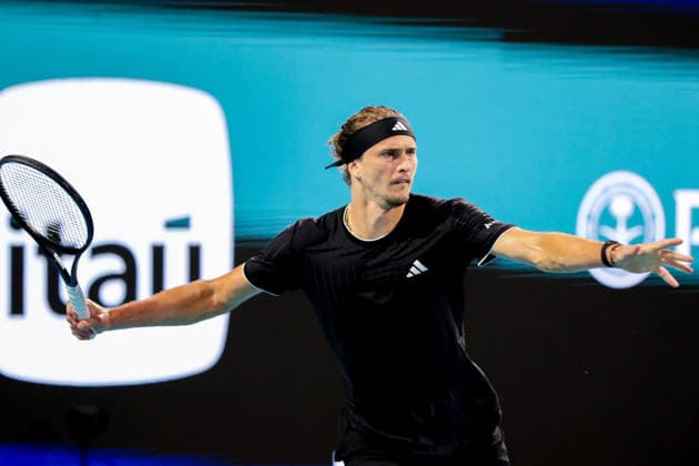 MIAMI GARDENS, FL - MARCH 27: Alexander Zverev (GER) in action during a men™s semi-final singles match against Jannik Sinner (ITA) at the Miami Open on March 27, 2026, at Hard Rock Stadium in Miami Gardens, Florida,(Photo by Chris Arjoon Icon Sportswire) TENNIS: MAR 27 Miami Open EDITORIAL USE ONLY Icon2603270010147