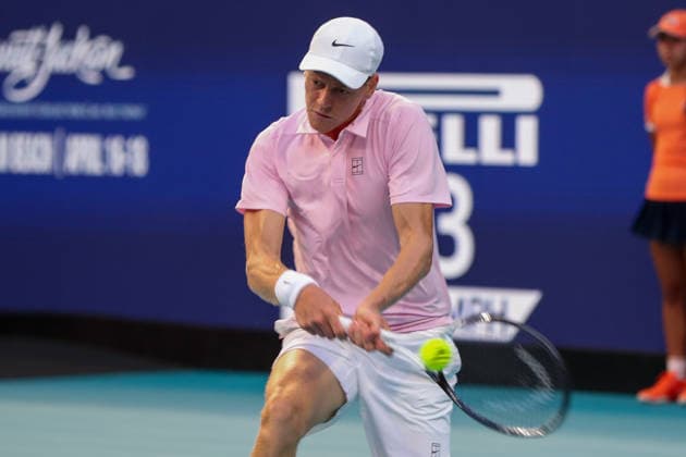 MIAMI GARDENS, FL - MARCH 27: Jannik Sinner (ITA) in action during a men™s semi-final singles match against Alexander Zverev (GER) at the Miami Open on March 27, 2026, at Hard Rock Stadium in Miami Gardens, Florida,(Photo by Chris Arjoon Icon Sportswire) TENNIS: MAR 27 Miami Open EDITORIAL USE ONLY Icon2603270010105
