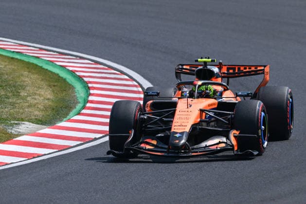 F1 Japanese Grand Prix 2026 - Practice Session SUZUKA, JAPAN - MARCH 28: Reigning World Champion Lando Norris of the McLaren F1 Team drives during the third practice session ahead of the 2026 Japanese Grand Prix at Suzuka Circuit in Suzuka, Mie Prefecture, Japan, on March 28, 2026. Suzuka Japan  Copyright: xArturxWidakx originalFilename:widak-f1japane260328_npBFQ.jpg
