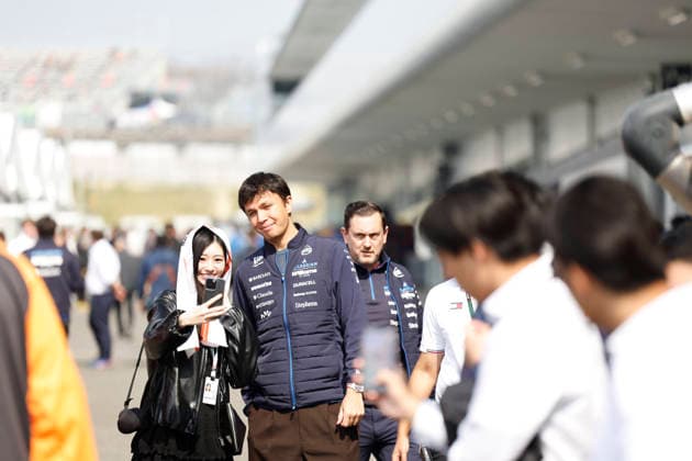 28th March 2026; Suzuka Circuit, Suzuka, Japan; 2026 FIA Formula 1 Japanese Grand Prix; Free Practice Three; Alexander Albon (23) of Atlassian Williams F1 Team and Thailand arriving to the paddock StephenxBlackberry