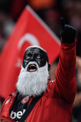 Turkey v Romania - FIFA World Cup, WM, Weltmeisterschaft, Fussball 2026 European Qualifiers KO play-offs A Turkey fan reacts during the FIFA World Cup 2026 European Qualifiers KO play-offs game between Turkey and Romania in Istanbul, Turkey, on March 26, 2026. Istanbul Turcia  Copyright: xAlexxNicodimx originalFilename:nicodim-turkiyev260328_npzVJ.jpg