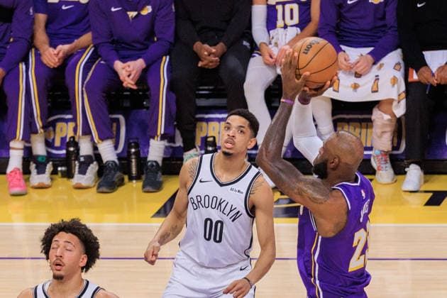 March 27, 2026, Los Angeles, California, USA: LeBron James 23 of the Los Angeles Lakers puts up a shot during a regular season NBA, Basketball Herren, USA game against the Brooklyn Nets on Friday March 27, 2026 at Crypto.com Arena in Los Angeles, California. Lakers defeat Nets, 116-99. JAVIER ROJAS PI Lakers Defeat Nets, 116-99 - ZUMAp124 20260327_zaa_p124_063 Copyright: xJavierxRojasx