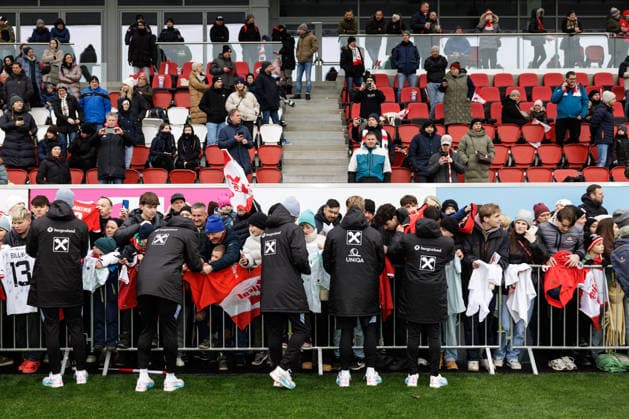 SOCCER - AUT vs KOR, test match VIENNA,AUSTRIA,28.MAR.26 - SOCCER - OEFB international test match, Austria vs South Korea, preview, training Team AUT. Image shows fans of AUT.  GEPAxpictures xArminxRauthner