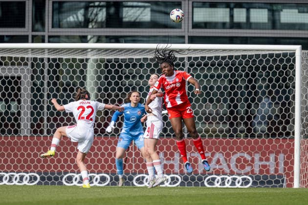 Julia Pollak 1 FC Nuernberg, 22 and Marlene Lindner 1 FC Nuernberg, 14 defend against Edna Imade FC Bayern Muenchen Frauen, 29 GER, FC Bayern Muenchen Frauen vs 1 FC Nuernberg, Fußball, Google Pixel Frauen Bundesliga, 22 Spieltag, Saison 2025 2026, 28 03 2026 DFL DFB REGULATIONS PROHIBIT ANY USE OF PHOTOGRAPHS as IMAGE SEQUENCES and or QUASI VIDEO GER, FC Bayern Muenchen Frauen vs 1 FC Nuernberg, Football, Google Pixel Frauen Bundesliga, 22 Spieltag, Saison 2025 2026, 28 03 2026 Muenchen Copyright: xEibner-Pressefoto HeikexFeinerx EP_HFR
