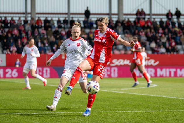 Franziska Mai 18 1 FC Nuernberg in duel with Barbara Dunst 28 FC Bayern Muenchen , FC Bayern Frauen Muenchen 1 FC Nuernberg, Google Pixel Frauenbundesliga, 22 Spieltag, 28 03 26 DFB regulations prohibit any use of photographs as image sequences and or quasi video kolbert press Muenchen Bayern Germany Copyright: xkolbert-press UlrichxGamelx
