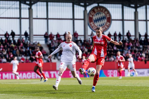 Google Pixel Frauen Bundesliga, FC Bayern München 1 FC Nürnberg 28 03 2026 Zweikampf Franziska Mai 1 FC Nürnberg, 18 , Barbara Dunst FC Bayern München, 28 Google Pixel Frauen Bundesliga, FC Bayern München 1 FC Nürnberg, München, FC Bayern Campus am 28 03 2026 DFB REGULATIONS PROHIBIT ANY USE OF PHOTOGRAPHS AS IMAGE SEQUENCES AND OR QUASI VIDEO Copyright: xBEAUTIFULxSPORTS Wunderlx