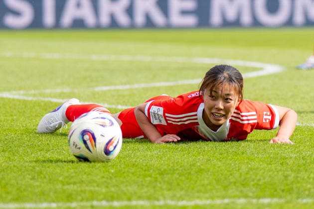 Momoko Tanikawa 18 FC Bayern Muenchen lies on the grass, FC Bayern Frauen Muenchen 1 FC Nuernberg, Google Pixel Frauenbundesliga, 22 Spieltag, 28 03 26 DFB regulations prohibit any use of photographs as image sequences and or quasi video kolbert press Muenchen Bayern Germany Copyright: xkolbert-press UlrichxGamelx