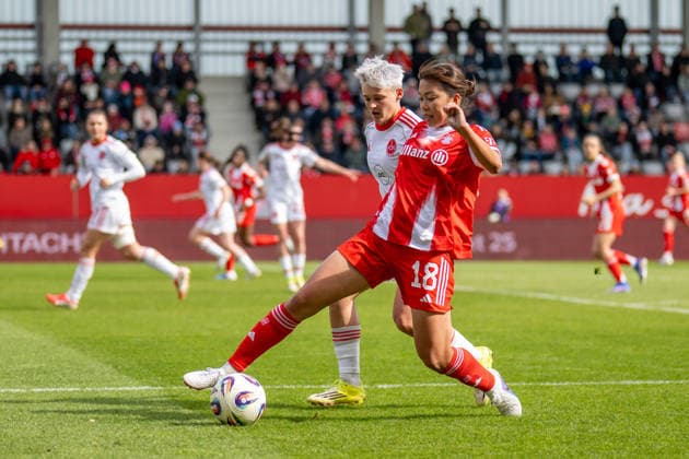 Momoko Tanikawa 18 FC Bayern Muenchen in duel with Aneta Polaskova 26 1 FC Nuernberg , FC Bayern Frauen Muenchen 1 FC Nuernberg, Google Pixel Frauenbundesliga, 22 Spieltag, 28 03 26 DFB regulations prohibit any use of photographs as image sequences and or quasi video kolbert press Muenchen Bayern Germany Copyright: xkolbert-press UlrichxGamelx
