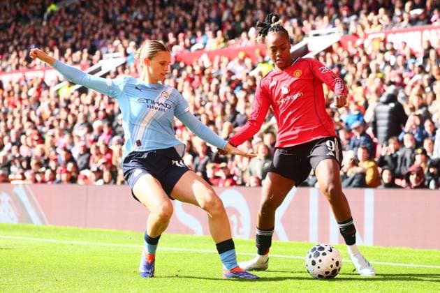 Kerstin Casparij of Manchester City and Melvine Malard of Manchester United, ManU Manchester United Women v Manchester City Women, Barclays Women s Super League 2025-26, Football, Old Trafford, Manchester, UK - 28 Mar 2026Manchester Old Trafford United Kingdom EDITORIAL USE ONLY No use with unauthorised audio, video, data, fixture lists, club league logos or live services. Online in-match use limited to 120 images, no video emulation. No use in betting, games or single club league player publications.  Copyright: xPaulxCurrie Shutterstockx 16788951ae