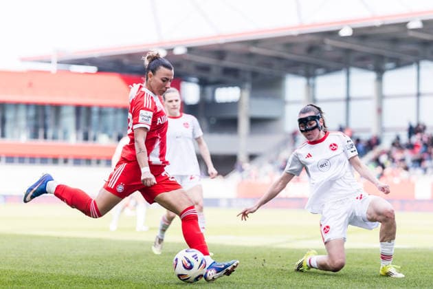 Google Pixel Frauen Bundesliga, FC Bayern München 1 FC Nürnberg 28 03 2026 duel Arianna Caruso FC Bayern München, 27 , Julia Pollak 1 FC Nürnberg, 22 Google Pixel Frauen Bundesliga, FC Bayern München 1 FC Nürnberg, München, FC Bayern Campus am 28 03 2026 DFB REGULATIONS PROHIBIT ANY USE OF PHOTOGRAPHS AS IMAGE SEQUENCES AND OR QUASI VIDEO Copyright: xBEAUTIFULxSPORTS Wunderlx