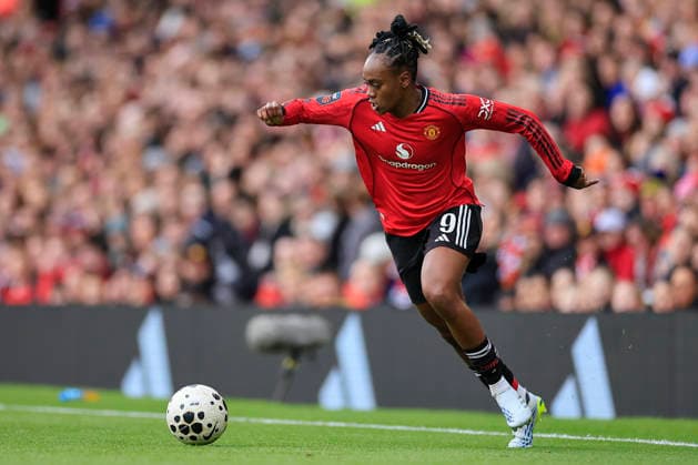 Manchester United, ManU Women v Manchester City Women, Women s Super League Melvine Malard (9) of Manchester United runs with the ball during the Women s Super League match between Manchester United Women and Manchester City Women at Old Trafford, Manchester, UK on 28 March 2026. Manchester Old Trafford Greater Manchester UK Editorial use only DataCo restrictions apply See www.football-dataco.com , Copyright: xConorxMolloyx PSI-23962-0026