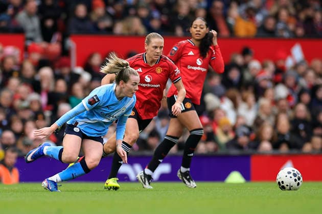 Manchester United, ManU Women v Manchester City Women, Women s Super League Lauren Hemp (11) of Manchester City is challenged by Elisabeth Terland (10) of Manchester United during the Women s Super League match between Manchester United Women and Manchester City Women at Old Trafford, Manchester, UK on 28 March 2026. Manchester Old Trafford Greater Manchester UK Editorial use only DataCo restrictions apply See www.football-dataco.com , Copyright: xConorxMolloyx PSI-23962-0028