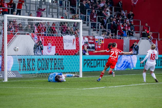 Natalia Padilla Bidas FC Bayern Muenchen Frauen, 23 celebrates her goal for 2 0 against Lourdes Romero Goalkeeper, 1 FC Nuernberg, 25 , Franziska Mai 1 FC Nuernberg, 18 is accordingly served GER, FC Bayern Muenchen Frauen vs 1 FC Nuernberg, Football, Google Pixel Frauen Bundesliga, 22 Matchday, Season 2025 2026, 28 03 2026 DFL DFB REGULATIONS PROHIBIT ANY USE OF PHOTOGRAPHS as IMAGE SEQUENCES and or QUASI VIDEO GER, FC Bayern Muenchen Frauen vs 1 FC Nuernberg, Football, Google Pixel Frauen Bundesliga, 22 Matchday, Season 2025 2026, 28 03 2026 Muenchen Copyright: xEibner-Pressefoto HeikexFeinerx EP_HFR