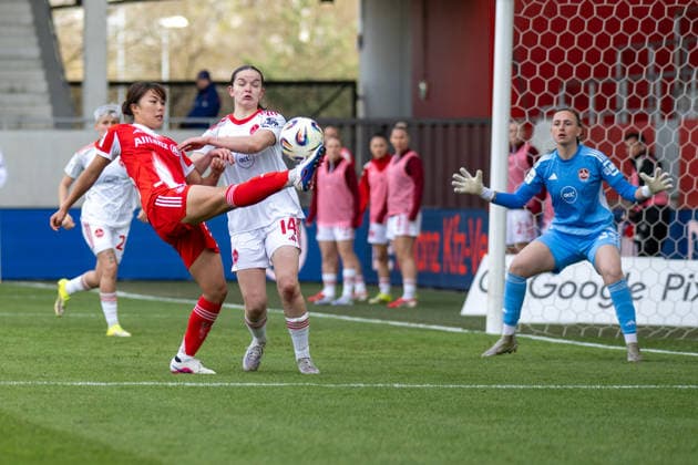 Momoko Tanikawa 18 FC Bayern Muenchen in duel with Marlene Lindner 14 1 FC Nuernberg , Lourdes Romero 25 1 FC Nuernberg , FC Bayern Frauen Muenchen 1 FC Nuernberg, Google Pixel Frauenbundesliga, 22 Spieltag, 28 03 26 DFB regulations prohibit any use of photographs as image sequences and or quasi video kolbert press Muenchen Bayern Germany Copyright: xkolbert-press UlrichxGamelx